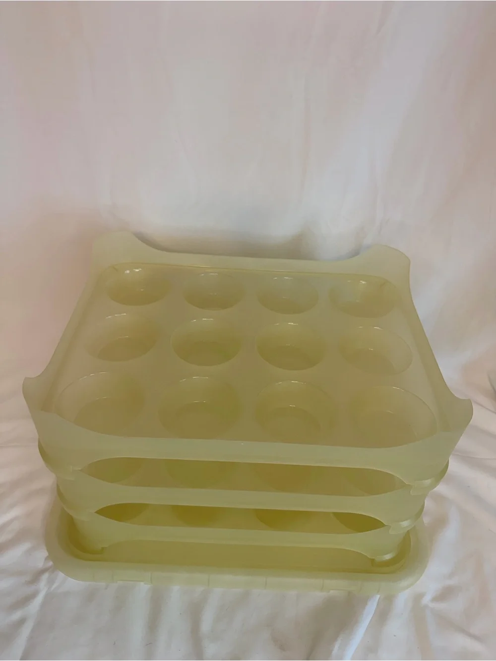 Stackable Yellow Plastic Cup Cake/Dessert Carrier with Handle